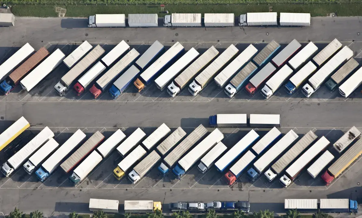 Lkw-Flotte für temperaturempfindliche Chemieprodukte